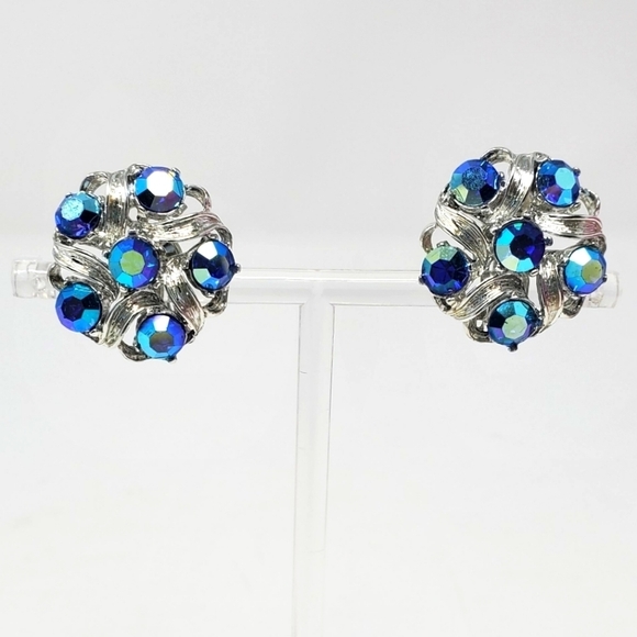 VINTAGE KRAMER SIGNED CLIP ON EARRINGS WOMEN JEWELRY SILVER AB BLUE RHINESTONES - Picture 1 of 11